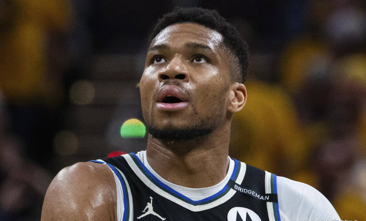 字母哥绝杀时刻,刷新队史纪录点燃赛场,老鹰迎来胜利! 字母哥绝杀时刻,刷新队史纪录点燃赛场,老鹰迎来胜利!